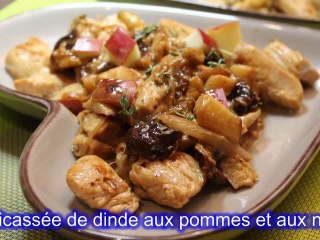 Fricassée de dinde aux pommes et aux noix - 750 Grammes