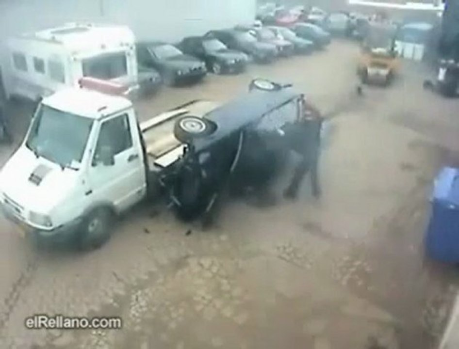 Letting Eine Frau Load A Car fAIL