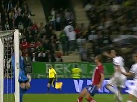 FOOT : coup franc de 40m de Dare Vrsic (SLO) 11.10.2011