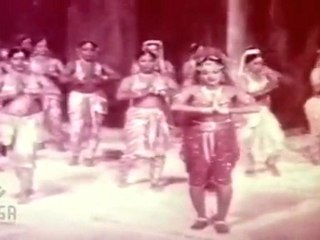 VIKRAMAADHITHYAN KANDA VEDHALAM-SONG 01.mov