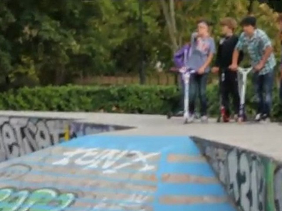 Trotinette freestyle pont-jumeaux