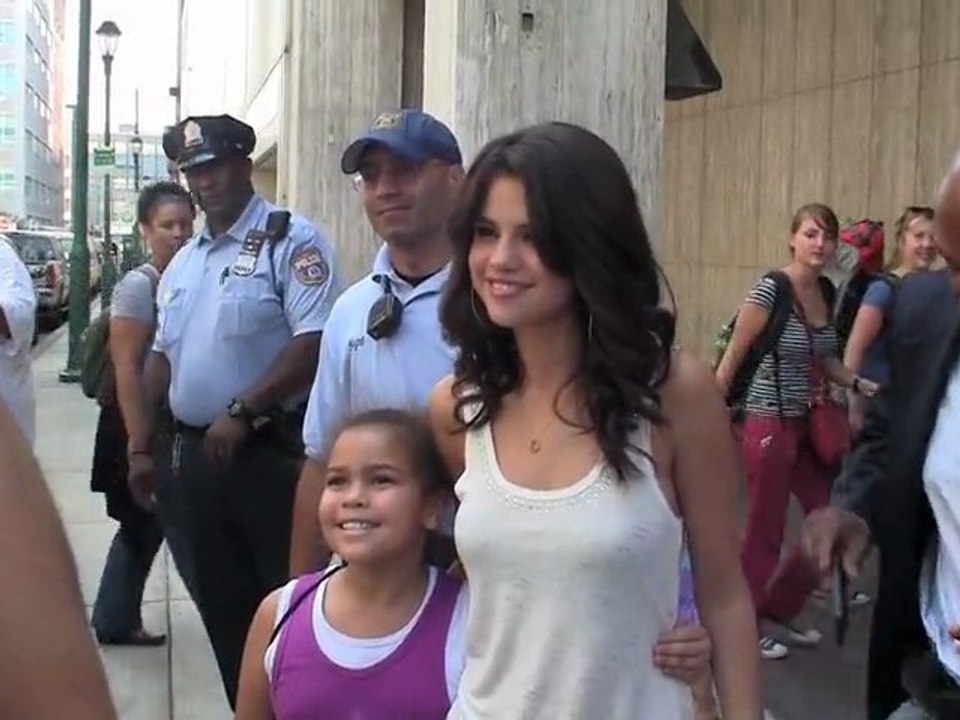 Demi Lovato: 'Selena Gomez cried over my rehab'