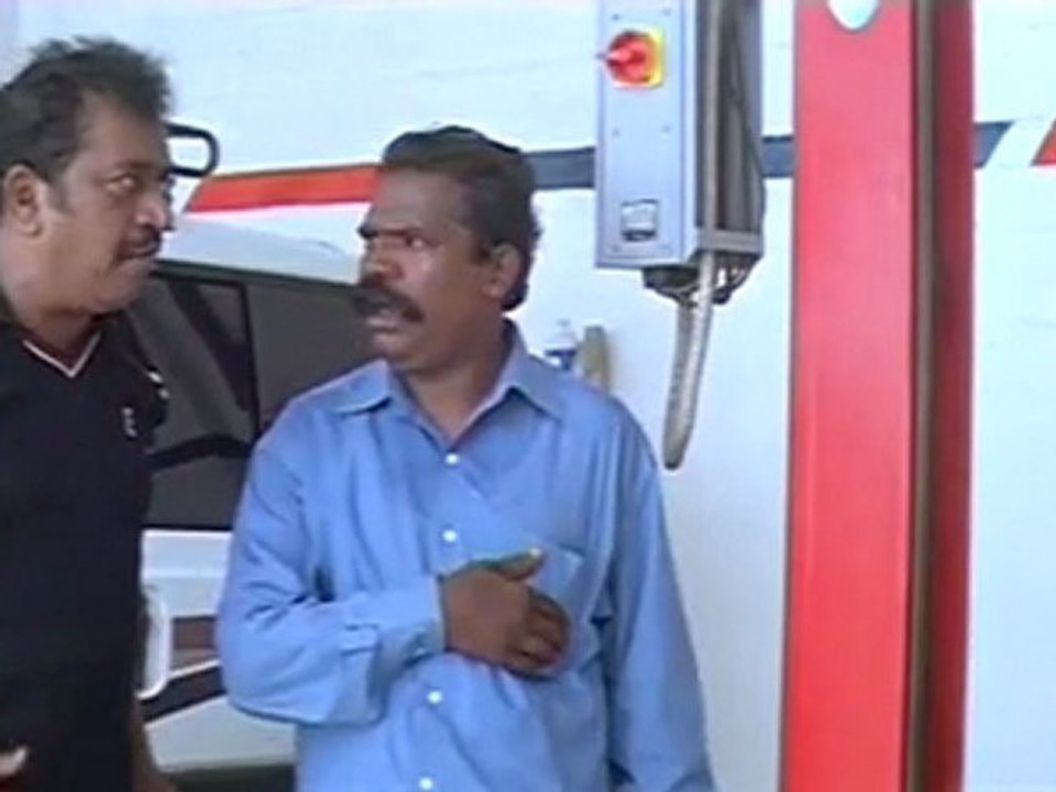YARUKKU YAARO-COMADY2.mov