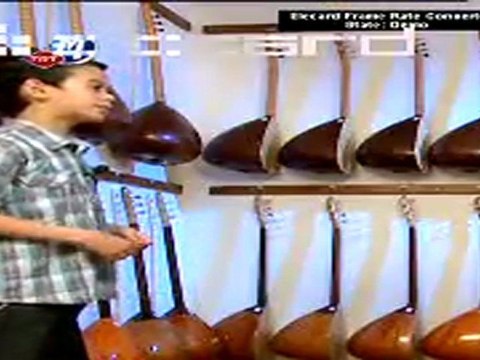 AYAĞINA GİYMİŞ KARA YEMENİ