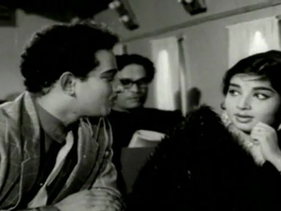 Goodhachari 116 - Krishna praising jayalalitha