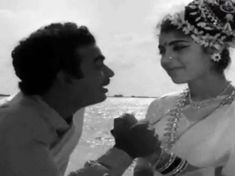 KAI KODUTHA DEIVAM-SONG 02.mov