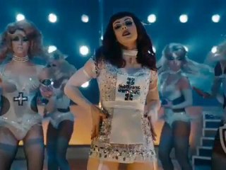 sucker punch - Clip Love Is A Drug