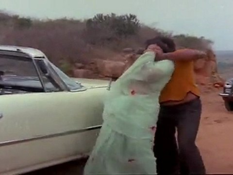 Erattai Manithan - Climax Fight Scene