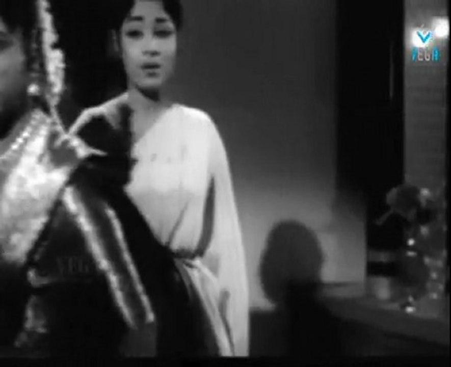 Muthu Mandapam - Bride Gets Fainted
