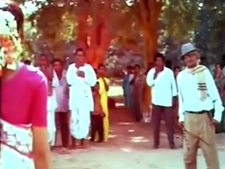 EN PONDATTI COLLECTOR SONG SCENE