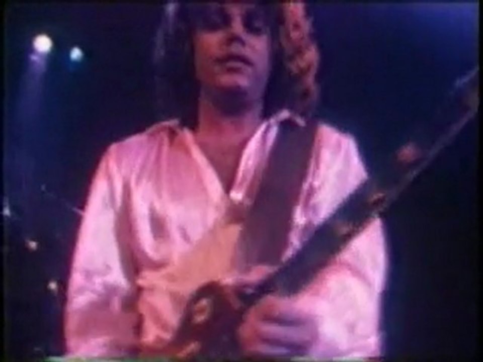 Red Speedwagon - Keep On Loving You