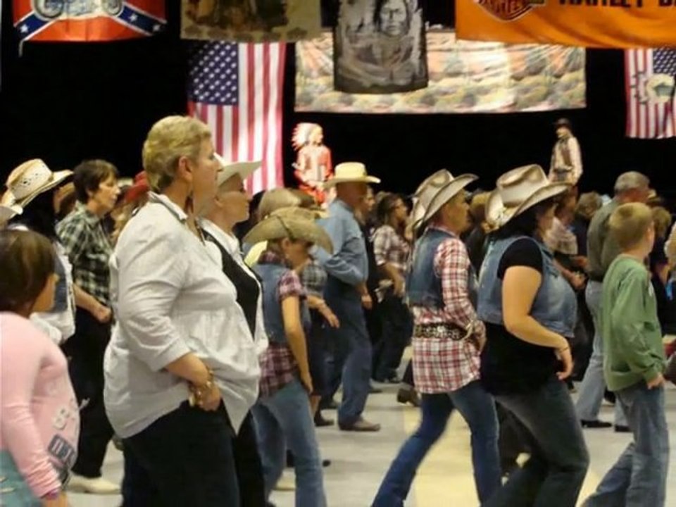 montage photos du festival harley davidson + bal country