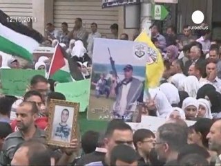 Abbas elogia scambio di prigionieri