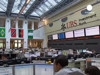 Fitch rebaja la nota del banco suizo UBS y advierte a...