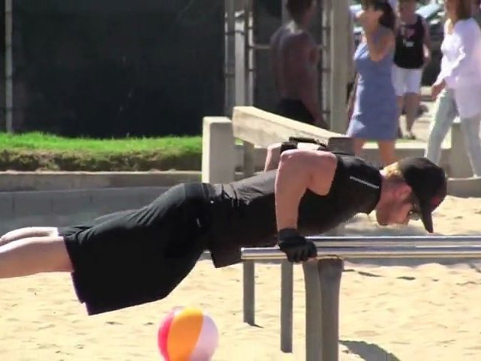 Kellan Lutz steht auf dicke Eier