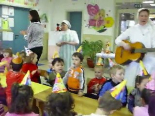 La mulți ani, Laura!