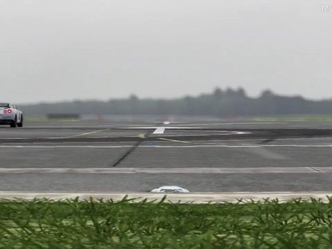 Forza Motorsport 4 - Lexus LF-A vs Nissan GT-R SpecV - Drag Race