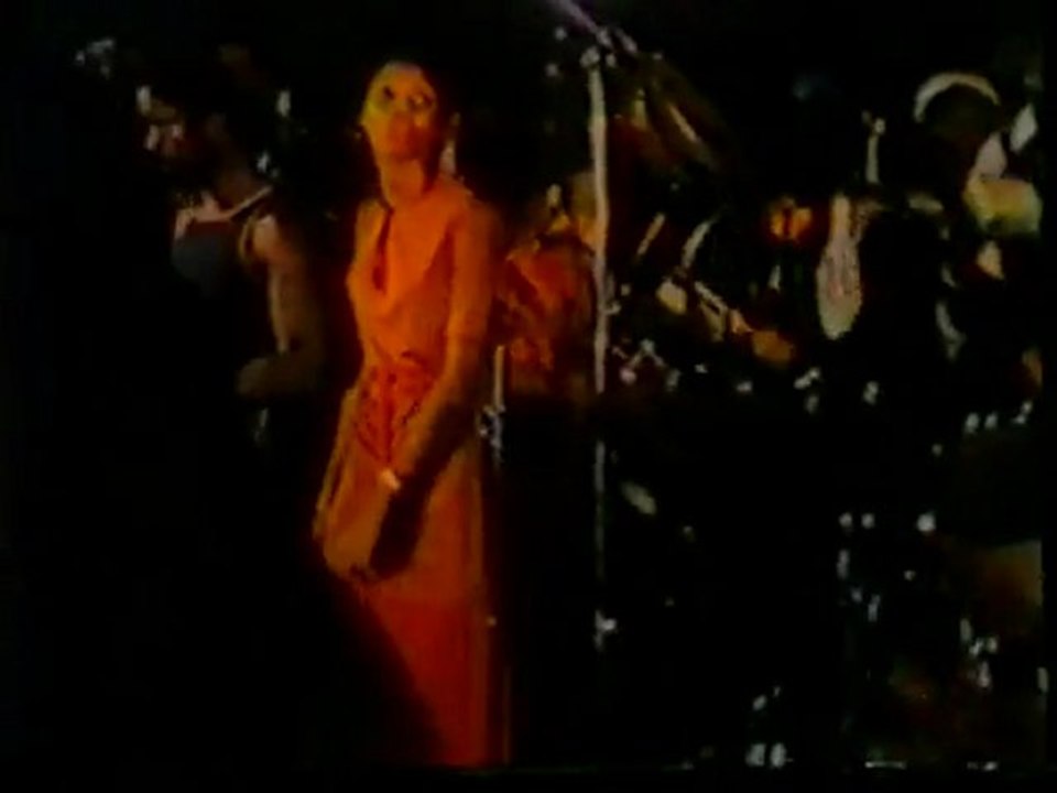 09. Bob Marley _ The Wailers - Them Belly Full (But We Hungry) [Smile Jamaica Concert] Enhanced