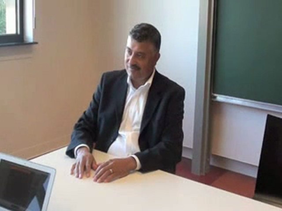 Fathi Ayadi, Nahdha Kanidat für Deutschland, stellt sich vor