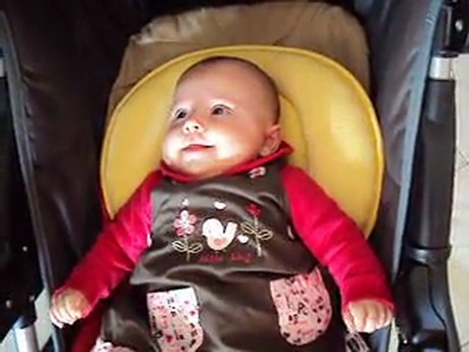 Violette fait du gringue à papy !