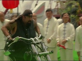 Publicité HD - Nouvelle "MINI Coupé" (Le motard à HONG KONG) 2011