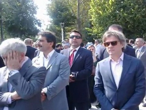 Recep Tayyip Erdoğan Piyalepaşa Camisinde kuran okurken