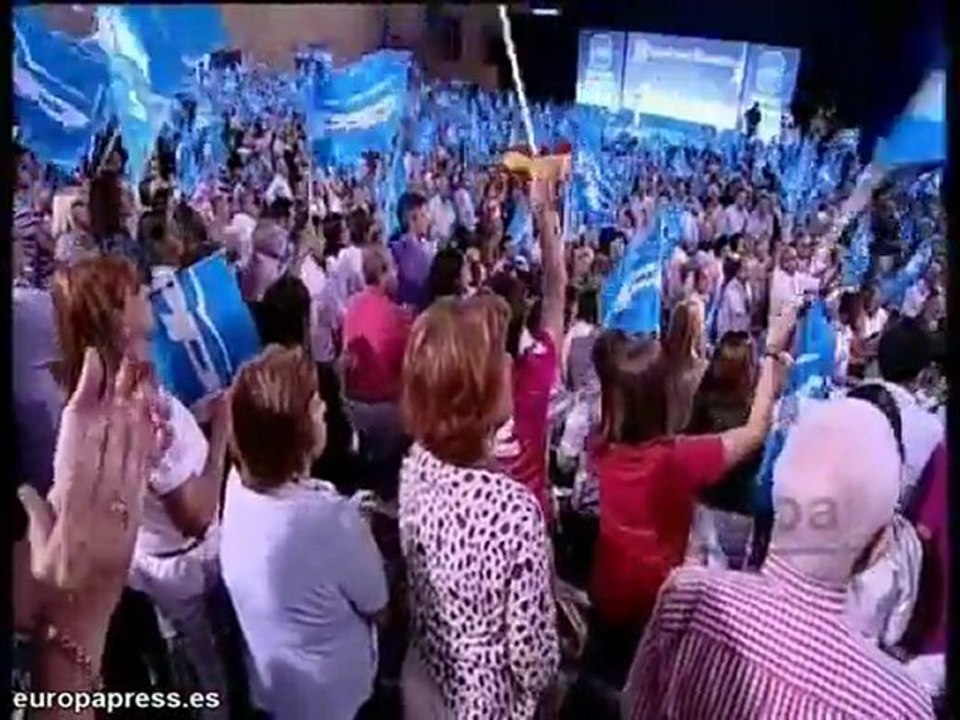 Rubalcaba y Rajoy cruzan acusaciones