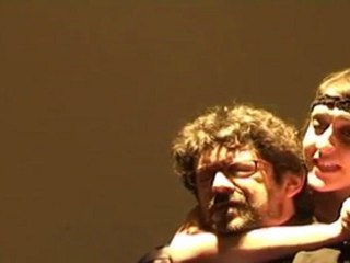 Teatro en quince minutos y entre barrotes