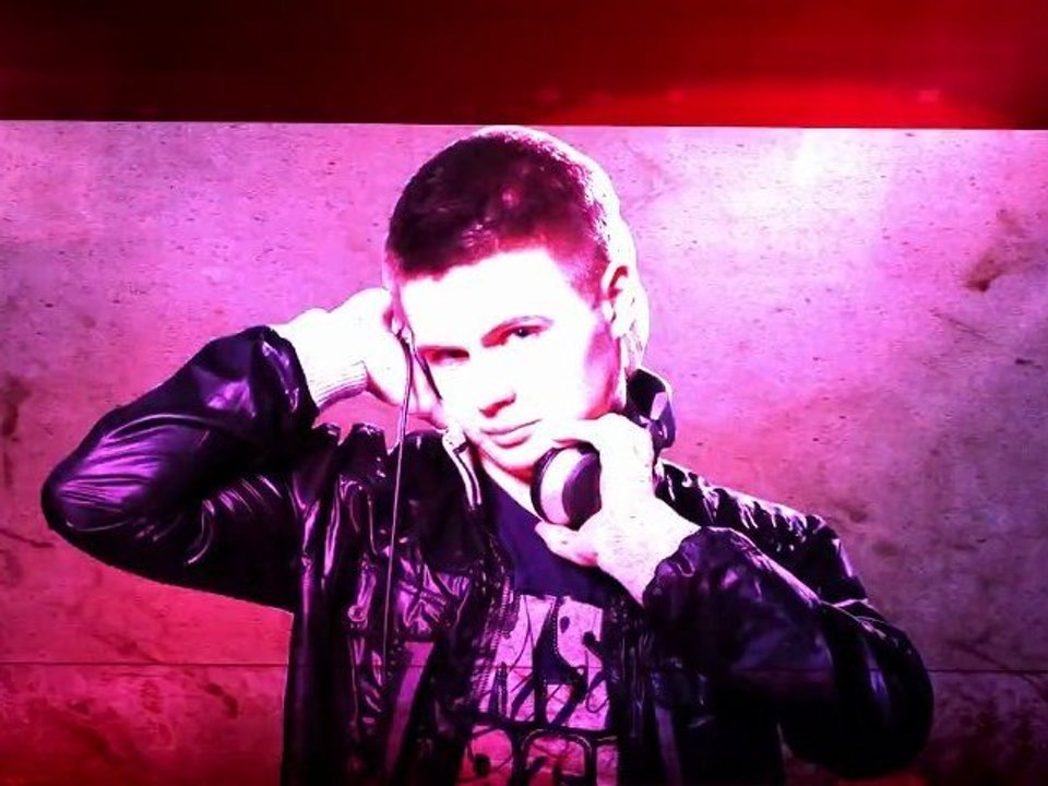 Bass Ace & DJ Stretch - Get Your Hands Up [Clubmasters Records]