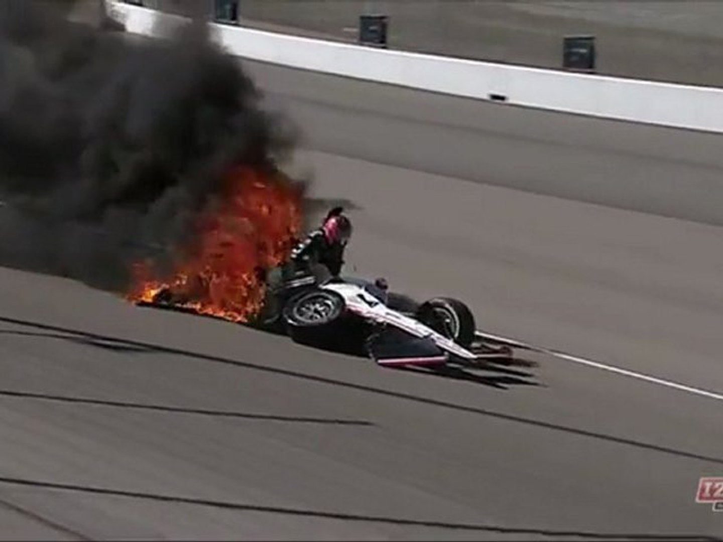 IndyCar Las Vegas 2011 practice Huge crash Jakes - Vidéo Dailymotion