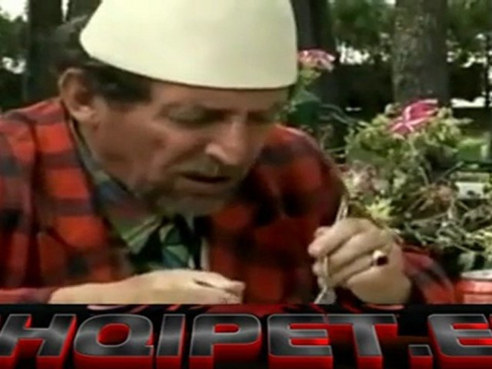 Humor Leci Cima A kishe pas qef njehere me fjet me te a me honger dy here pasul