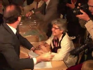 François Hollande a voté dimanche matin dans son fief de Tulle