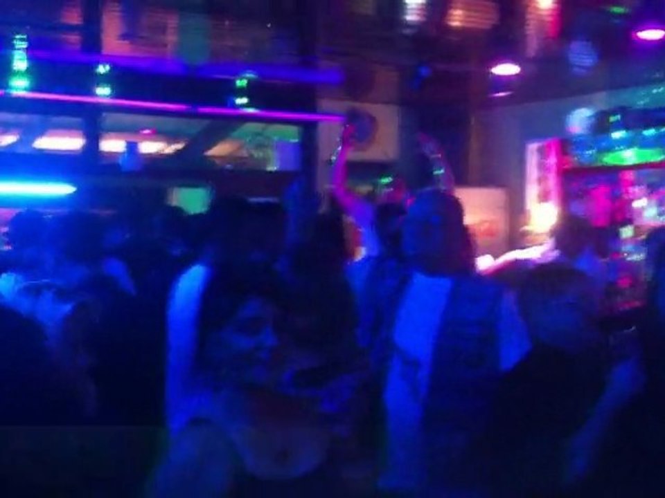 BAR DU COURS MOLLEGES VENDREDI 14 OCTOBRE 2011 DJ ENZO