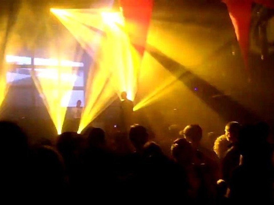 AVIO LIVE @ EXPLOSION DU 15/10/11 AU NINKASI KAO