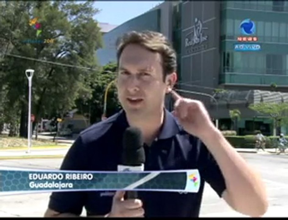 Jaqueline deixa hospital após lesão cervical