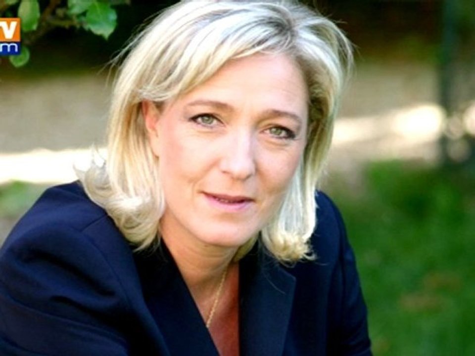 Marine le Pen : "Hollande et Sarkozy sont interchangeables"