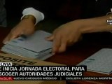 Bolivianos eligen a 56 autoridades judiciales en elecciones