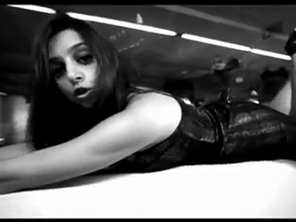 Alev Tünay - Toz Pembe Hayaller Yeni Klip 2011