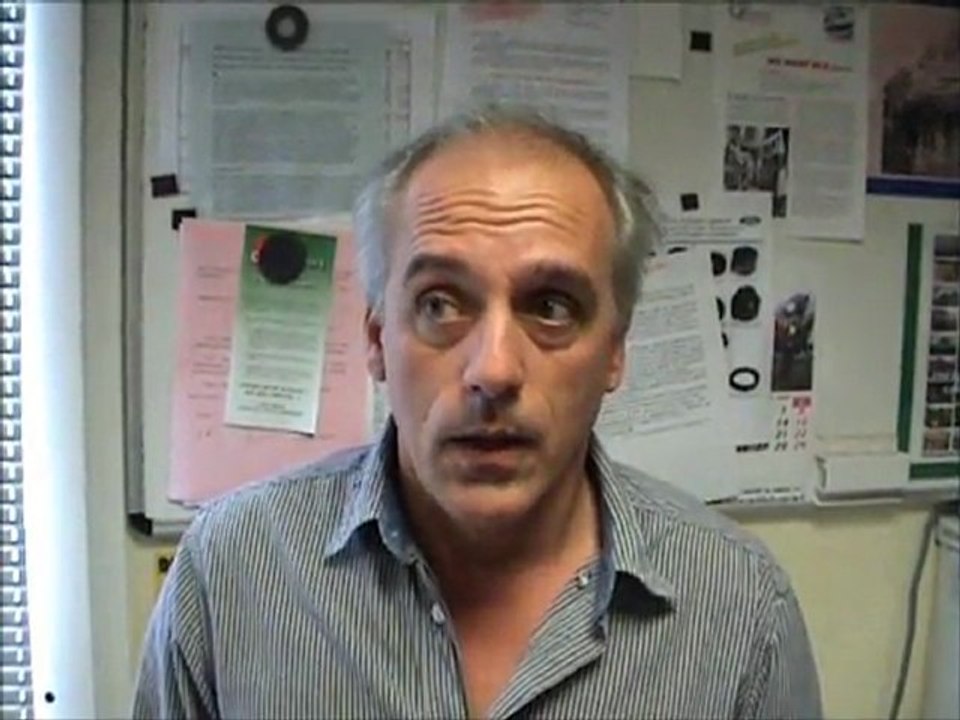 Philippe Poutou réagit aux primaires du PS