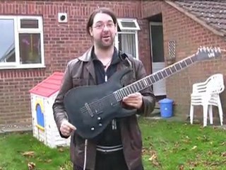 Rob Chappers interviews with Famous Guitar airbrush artist Svee Wheeler
