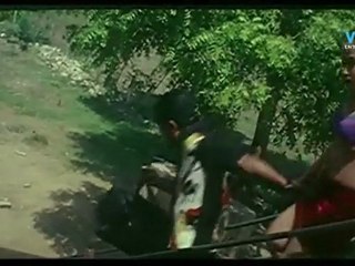 Ethu Konjam Puthusu- Couple Caught By Suresh