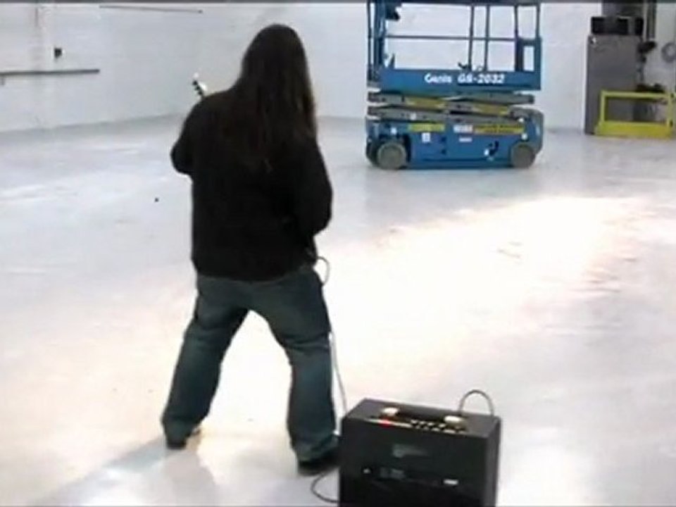 Marshall Class 5 - the sound of epic  AKA  "Amp in a warehouse"