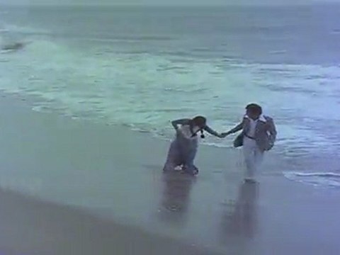 Erattai Manithan - Jai Ganesh Sumitra Romancing At Beech