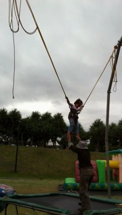 Julietrampoline.avi