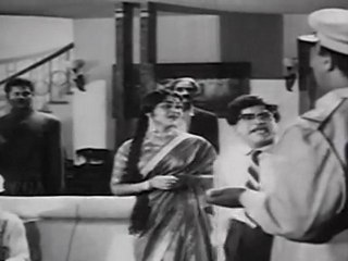 Dharmam Thalai Kakkum - Police Stoping Heroine's Marriage