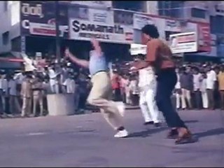 Thalainaharam - Goon Got Beaten By Vinod Kumar