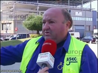 Chocan dos coches contra una farola que mata a un hombre