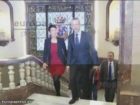 Camacho exige a ETA el cese de la violencia