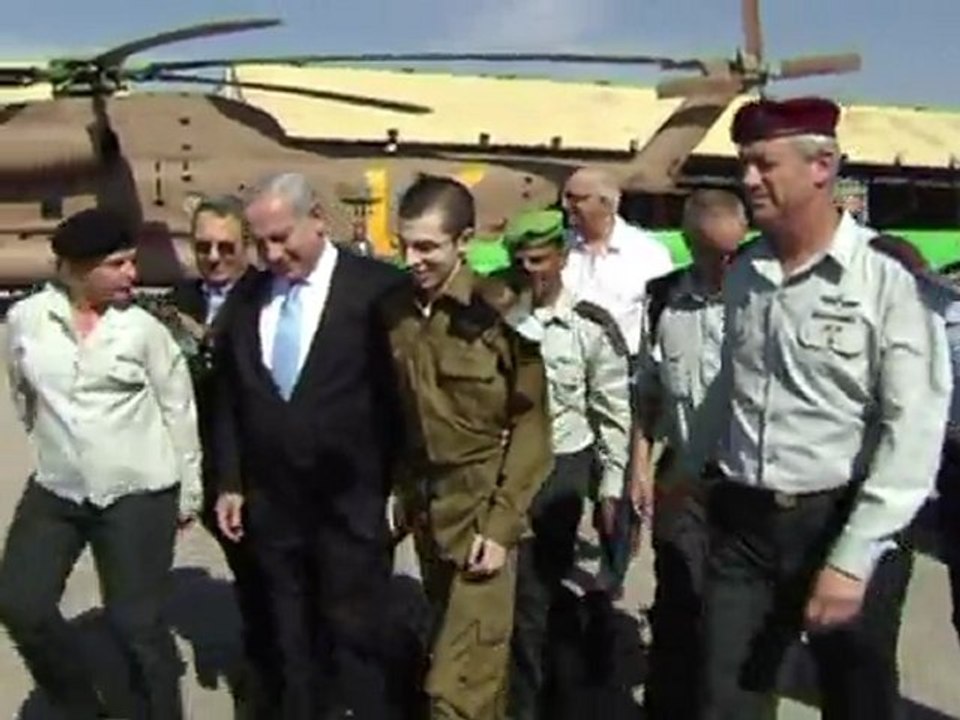 Israël: Gilad Shalit retrouve sa famille