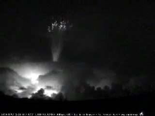 Des jets géants au-dessus d'un nuage d'orage